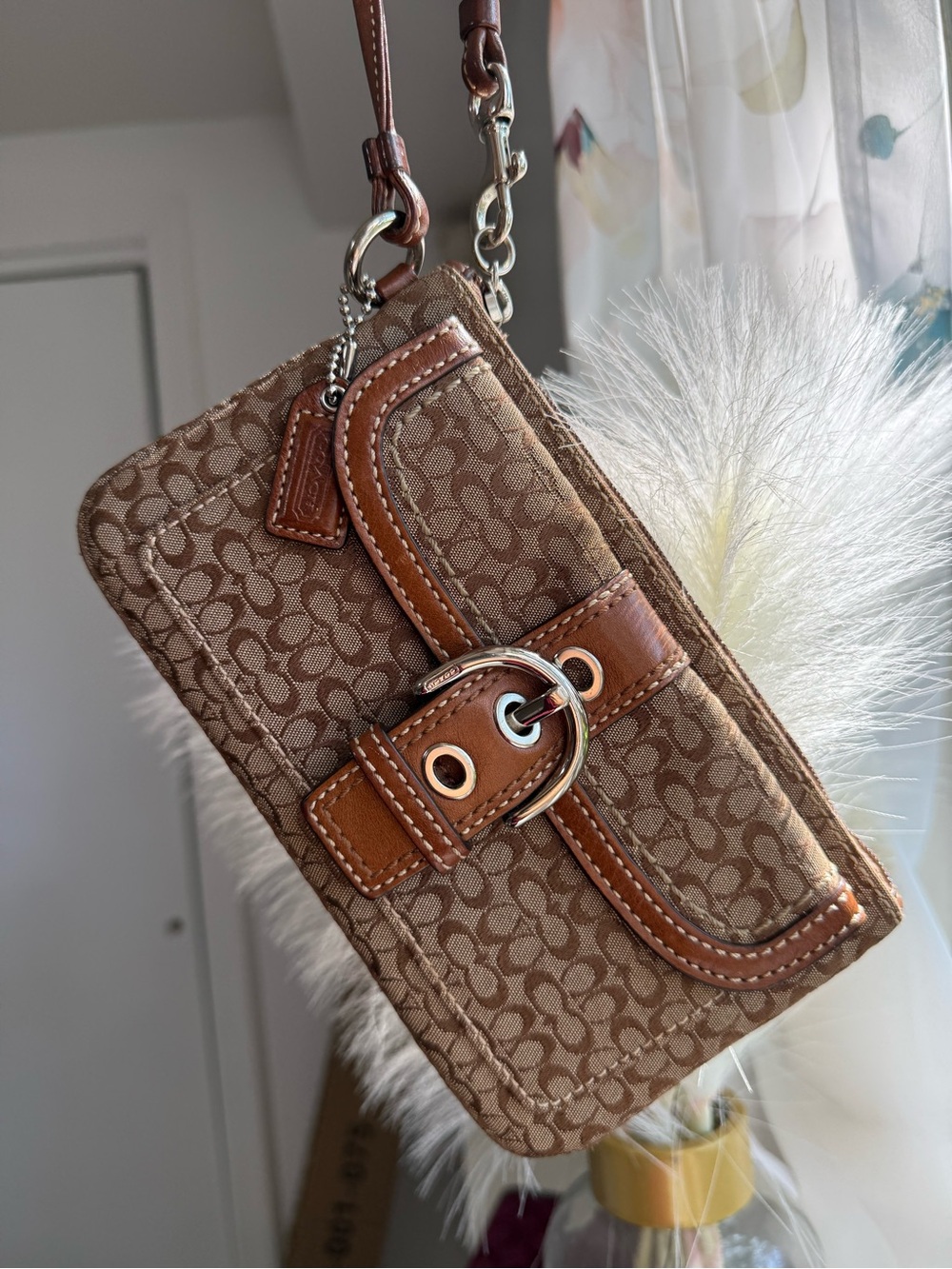 Vintage coach buckle wristlet - Picture 3 of 7